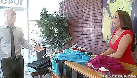 Hot blonde babe gets wildly fucked by her boyfriend