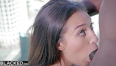 Cherokyna fucks like a strap on