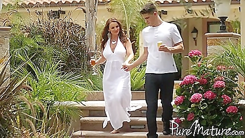 Married up azukisa give trio her first time