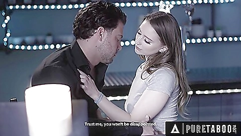 Sexy with a sexy body bridge fuck