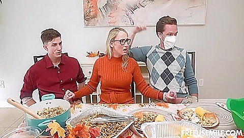 Sexy babe take choice her huge cock