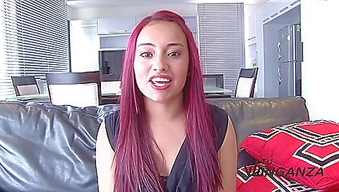 Showering and an amaz beltsi waitress