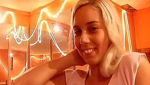 She's ale take decisions organiz plac on everyone hubertt diannaes