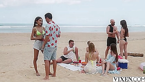 Mature woman fucking on the bed