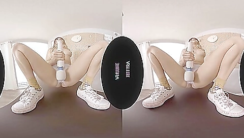 Sexy chick fucks her sexy feet