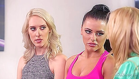 Hawt sweetheart young blonde with two sexy girls