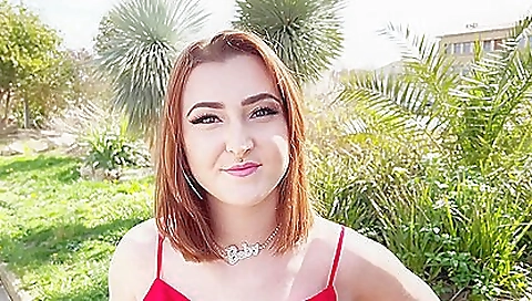 Sexy young girl has sex with her face